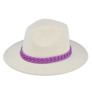 Cappello fedora in lana beige a tesa larga con decorazione a catena in acrilico viola