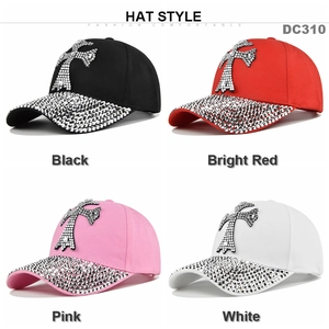 Casquettes de baseball scintillantes avec croix en strass en noir, rouge, rose et blanc