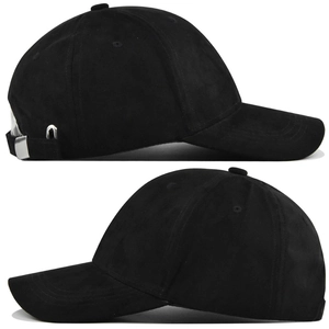 Vue détaillée d'une casquette de baseball noire en daim montrant le profil et la boucle