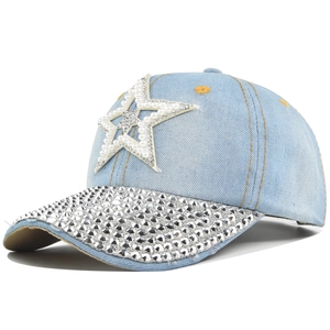 Casquette de baseball en jean bleu clair avec motif étoile et strass sur la visière