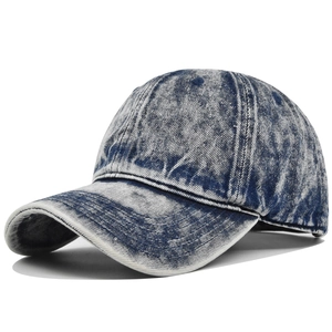 Λεπτομέρεια υφής denim acid wash σε vintage καπέλο του μπέιζμπολ έξι πάνελ