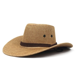 Nahaufnahme von hellbraunem gewebtem Fedora-Hut mit dunklem Seilbesatz und Belüftung