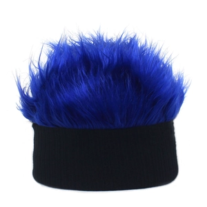 Berretto parrucca con capelli blu e fascia nera in maglia per hip hop e feste