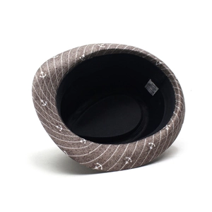 Chapeau fedora trilby marron avec motif ancre blanche et petit bord pour la protection solaire