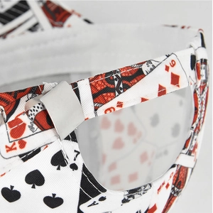 Gorra de béisbol ajustable con estampado de cartas de póker y hebilla de metal