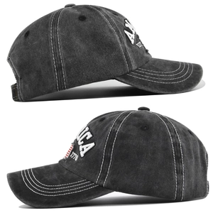 Dettaglio del cappellino in cotone lavato con ricamo AMERICA e bandiera americana vintage