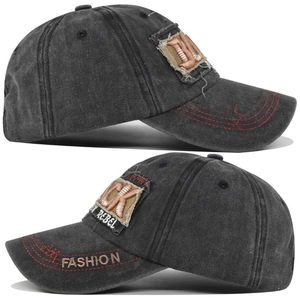 Detailansicht der dunkelgrauen Baumwoll-Baseballkappe mit 3D-Stickerei und Used-Look-Effekt