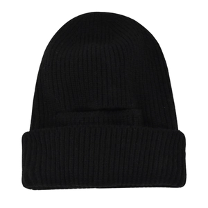 Berretto classico in maglia nera con risvolto e trama a costine per calore e comfort