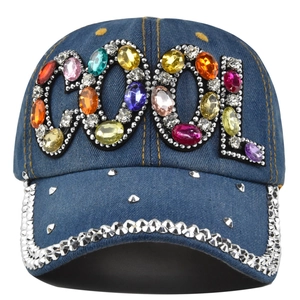 Berretto da baseball in denim blu scuro con scritte in strass LOVE COOL e borchie