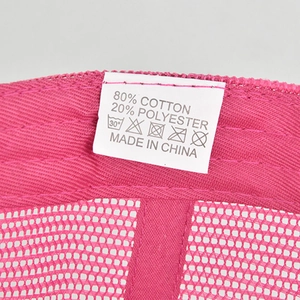 Detail view of the product label showing 80% cotton and 20% polyester material blend