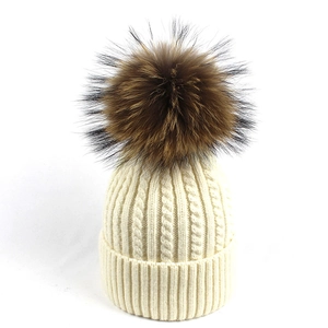 Berretto da Donna in Lana d'Alpaca a Trecce per l'Inverno Con Pompon in Vera Pelliccia di Procione Caldo con Risvolto Outdoor