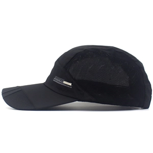 Detail view of quick-dry black sport cap featuring breathable mesh and sports metal logo