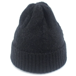 Klassische schwarze Wollmischung Strickmütze für Damen mit Rippbündchen und gemütlicher Passform