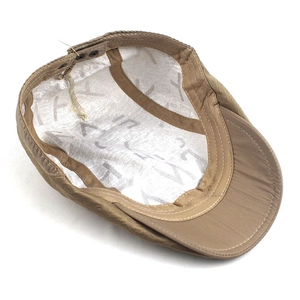 Doublure en mesh respirant et coutures intérieures détaillées du béret d'été kaki