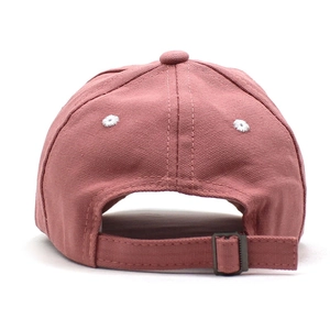 Berretto da baseball in cotone rosa con fibbia regolabile in metallo e occhielli traspiranti