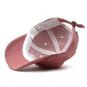 Berretto da baseball in cotone rosa con fibbia regolabile e fodera interna traspirante