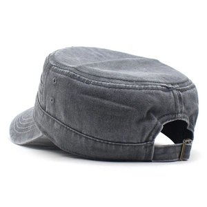 Berretto militare da uomo in cotone grigio lavato con fibbia in metallo e fori di ventilazione