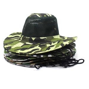 Men's camouflage wide brim sun hat with breathable mesh and adjustable chin strap