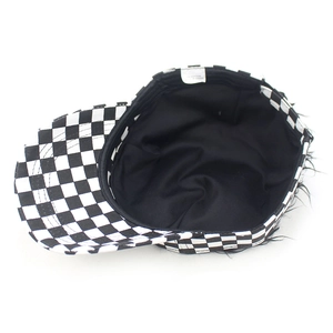 Gorra de béisbol de cuadros blancos y negros con pelo sintético y forro de algodón