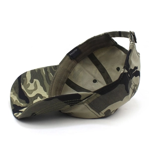Classic jungle camouflage baseball cap made of 100% cotton with adjustable metal buckle strap