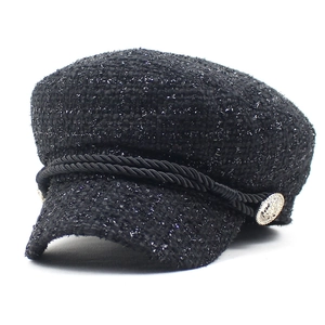 Casquette de marin noire en tweed pour femme avec fils brillants et boutons dorés