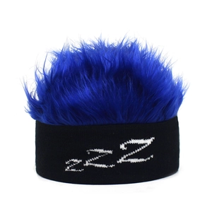 Lustige ZZZ-Strickmütze mit Perücke, blauem Kunsthaar und schwarzem Stirnband für Unisex