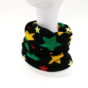 Star pattern knitted headwear and neck gaiter for women in black with colorful stars