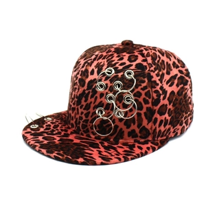 Gorra de Béisbol con Estampado de Leopardo y Anillos de Metal Punk Hip Hop Streetwear Snapback Ala Plana Algodón Sombrero Ajustable