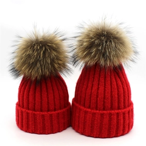 Women Winter Ribbed Knit Beanie Hat With Large Raccoon Fur Pom-pom Solid Color Warm Cuffed Skull Cap For Outdoor Daily