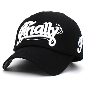 Cappellino da baseball nero in cotone con ricamo 3D bianco e visiera curva