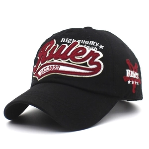 Casquette de baseball noire en coton avec broderie Ruler 3D rouge et lettrage vintage