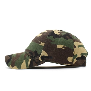 Jungle camouflage baseball cap with curved brim for outdoor sports and sun protection