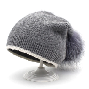 Bonnet en Tricot Chaud d'Hiver pour Femme Avec Grand Pompon en Fausse Fourrure de Renard Bordure de Couleur Contrastée