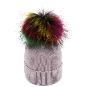 Bonnet en Maille Chaud d'Hiver pour Femmes Avec Grand Pompon en Fourrure de Raton Laveur Arc-en-Ciel Bonnet de Mode Fil Métallique