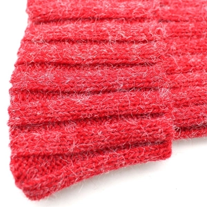 Bonnet d'hiver en tricot rouge pour femme avec fausse fourrure de lapin et protection des oreilles
