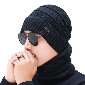 Men's winter knit beanie and neck warmer set in black with warm fleece lining