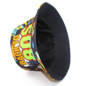 Bob vintage des années 80 avec motifs graffiti néon pour protection solaire en plein air