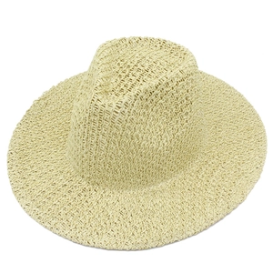 Chapeau Panama classique en paille crème avec large bord pour protection solaire