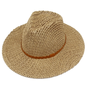 Strohhut im Fedora-Stil mit braunem Kunstlederband für Strandurlaub und Sonnenschutz