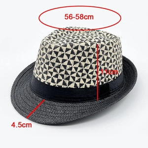Dettaglio della circonferenza 56-58cm e altezza 11cm del cappello jazz in paglia