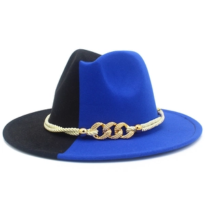 Chapeau fedora en laine bicolore noir et bleu avec corde blanche et chaîne dorée