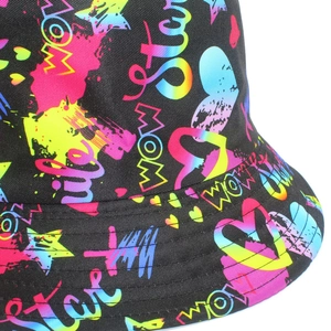 Schwarzer Anglerhut aus Baumwolle mit bunten Neon-Graffiti-Mustern und Streetstyle-Print