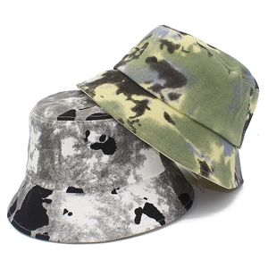 Bob tendance hip-hop en coton avec texture marbrée tie-dye en noir et vert