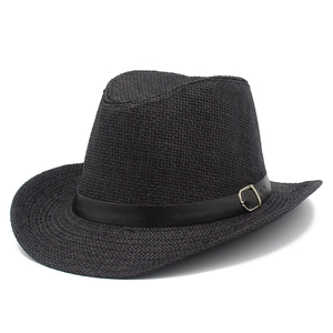 Chapeau fedora en paille tressée noire avec ruban en similicuir et boucle dorée élégante