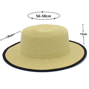Détail du chapeau canotier avec bord noir, montrant 12 cm de haut et 8 cm de rebord
