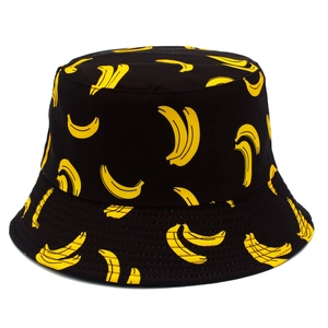 Detailaufnahme schwarzer Anglerhut aus Baumwolle mit Bananenmuster und sauberen Nähten