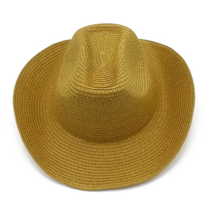 Cappello da cowboy in paglia giallo intenso a tesa larga con incavo centrale per sole