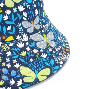 Sombrero de pescador azul oscuro de algodón con motivos de flores y mariposas para mujer