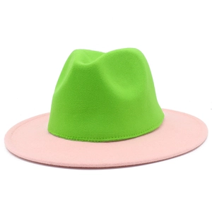 Cappello fedora in lana bicolore verde neon e rosa tenue per un look street alla moda