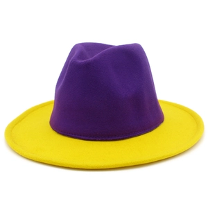 Cappello fedora bicolore in feltro di lana con corona viola e tesa larga gialla moda